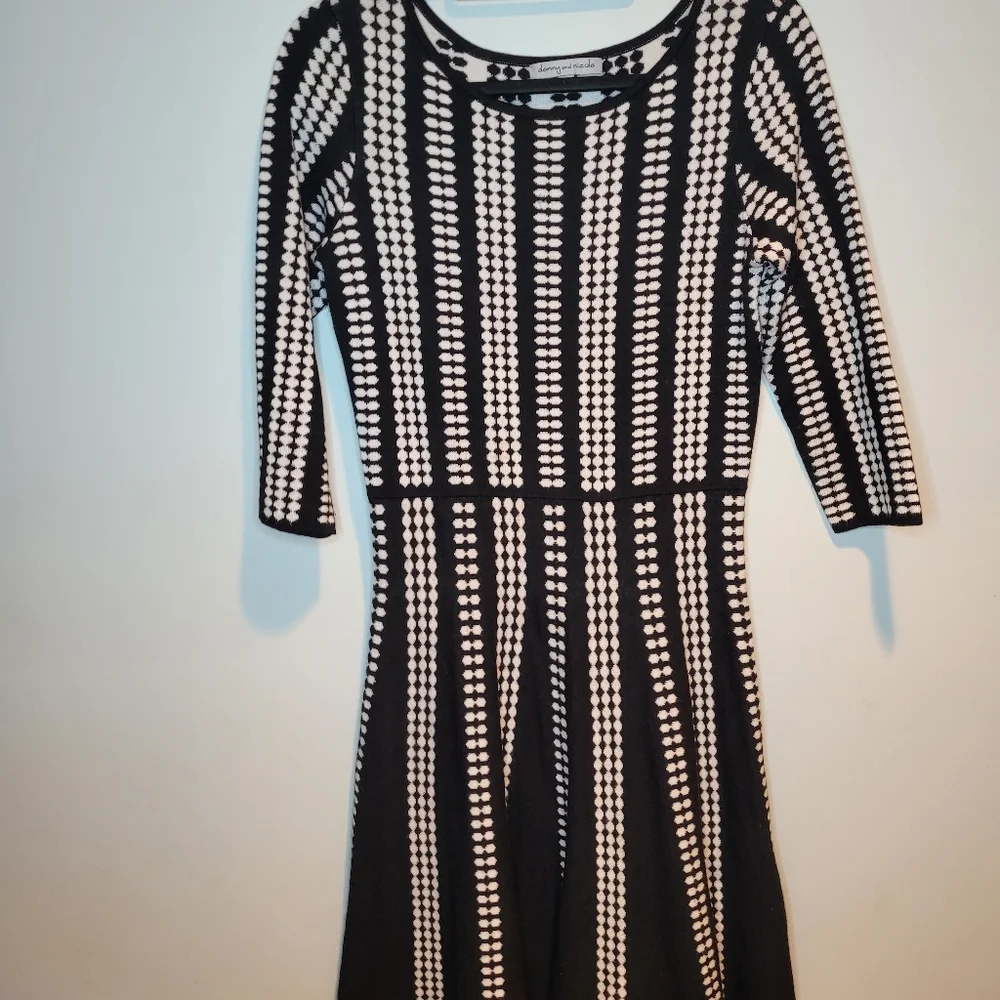 Danny & Nicole Black/White Stripe Sweater Dress Medium - Picture 1 of 4